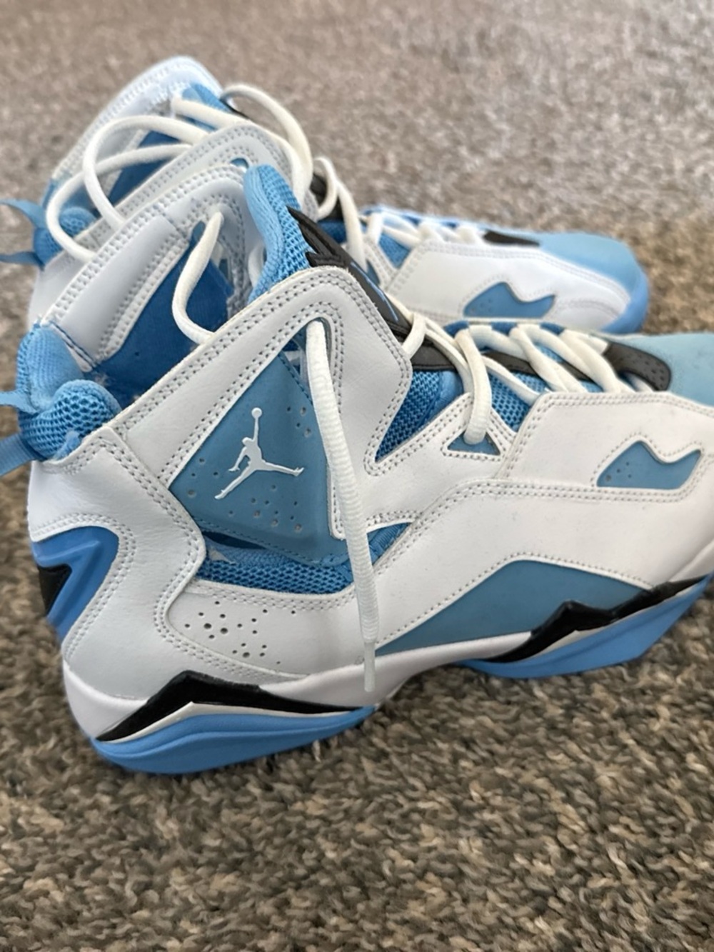 Jordan Men's High-Top Basketball Sneakers in White and Light Blue - Picture 3 of 4